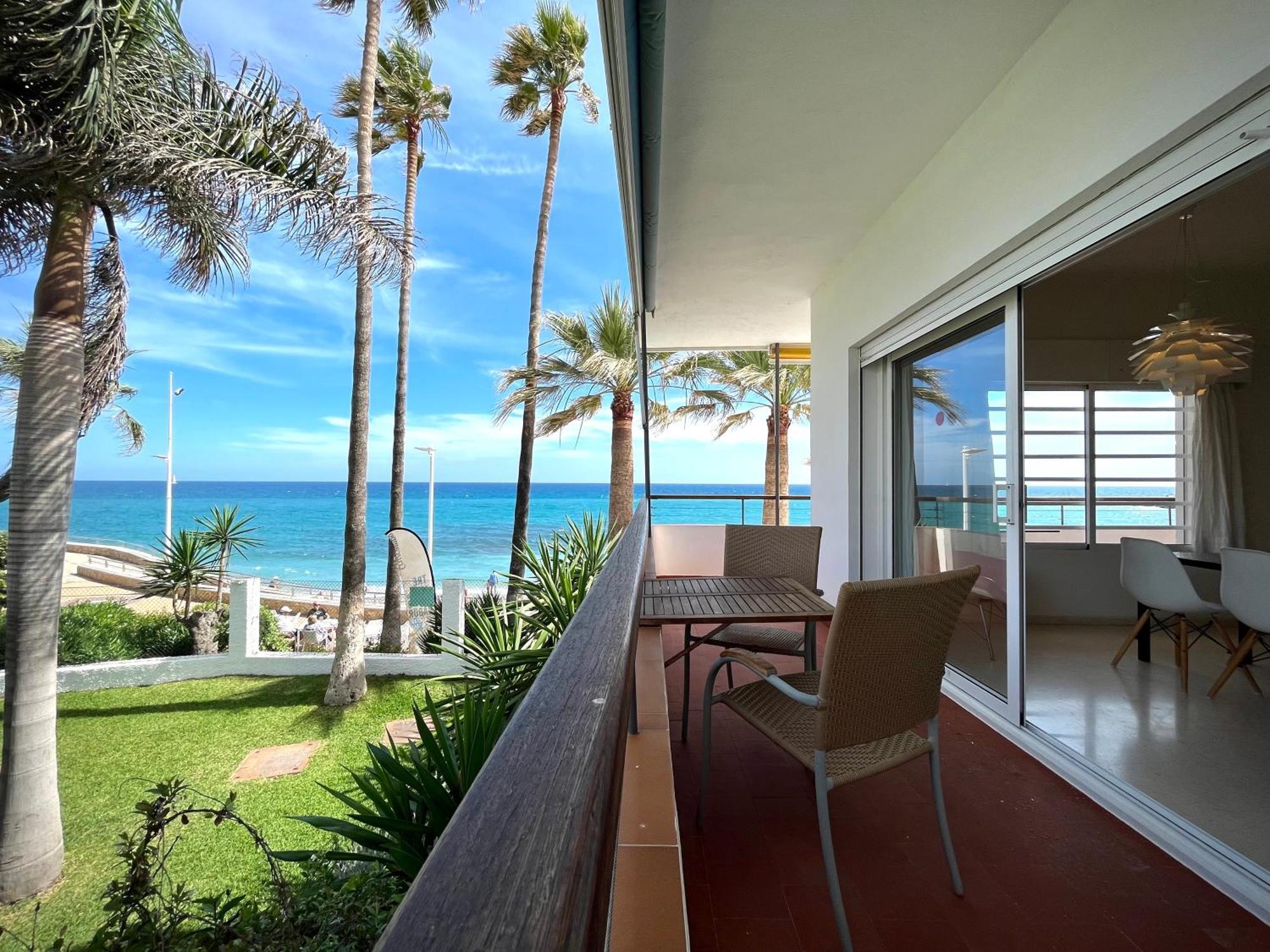 Apartamentos Playa Torrecilla 内尔哈 外观 照片