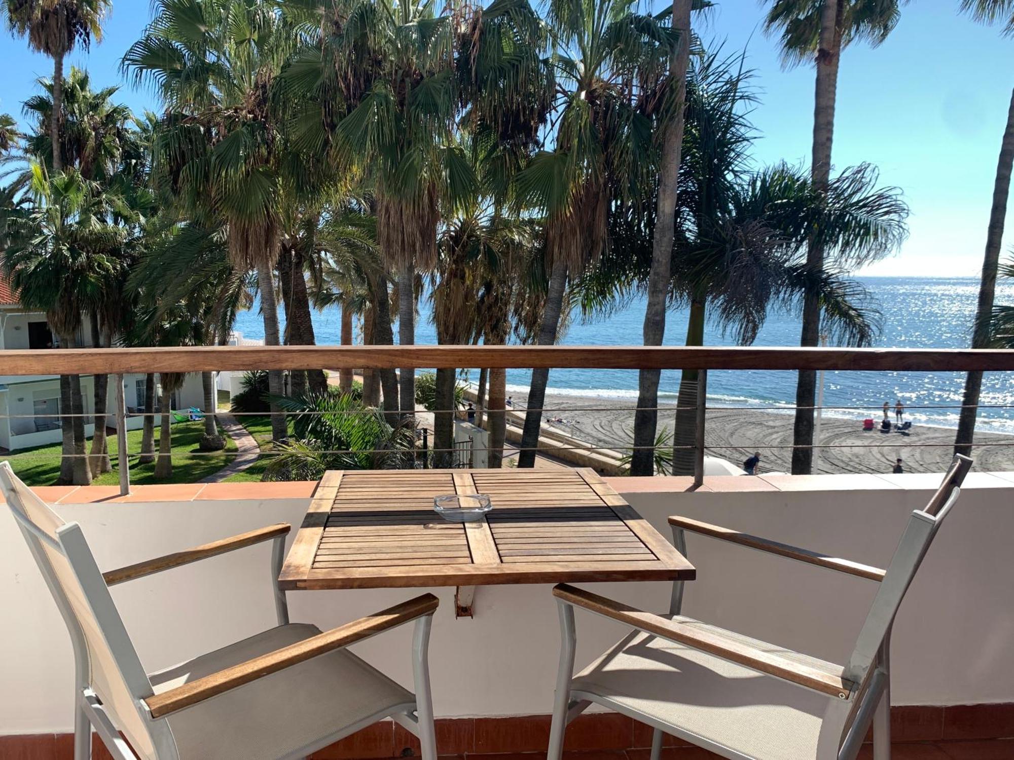 Apartamentos Playa Torrecilla 内尔哈 外观 照片