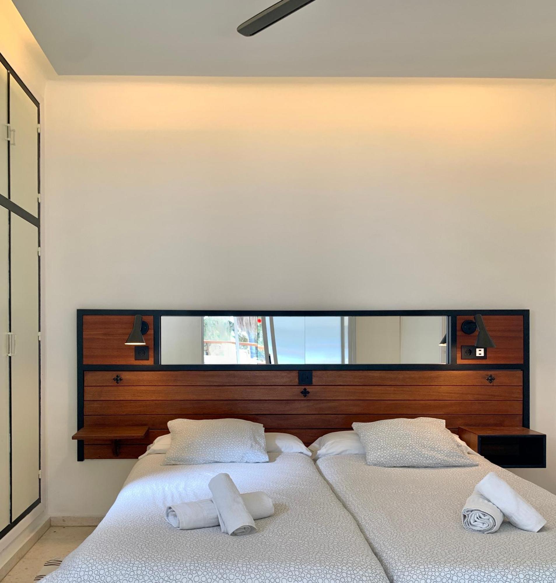 Apartamentos Playa Torrecilla 内尔哈 外观 照片