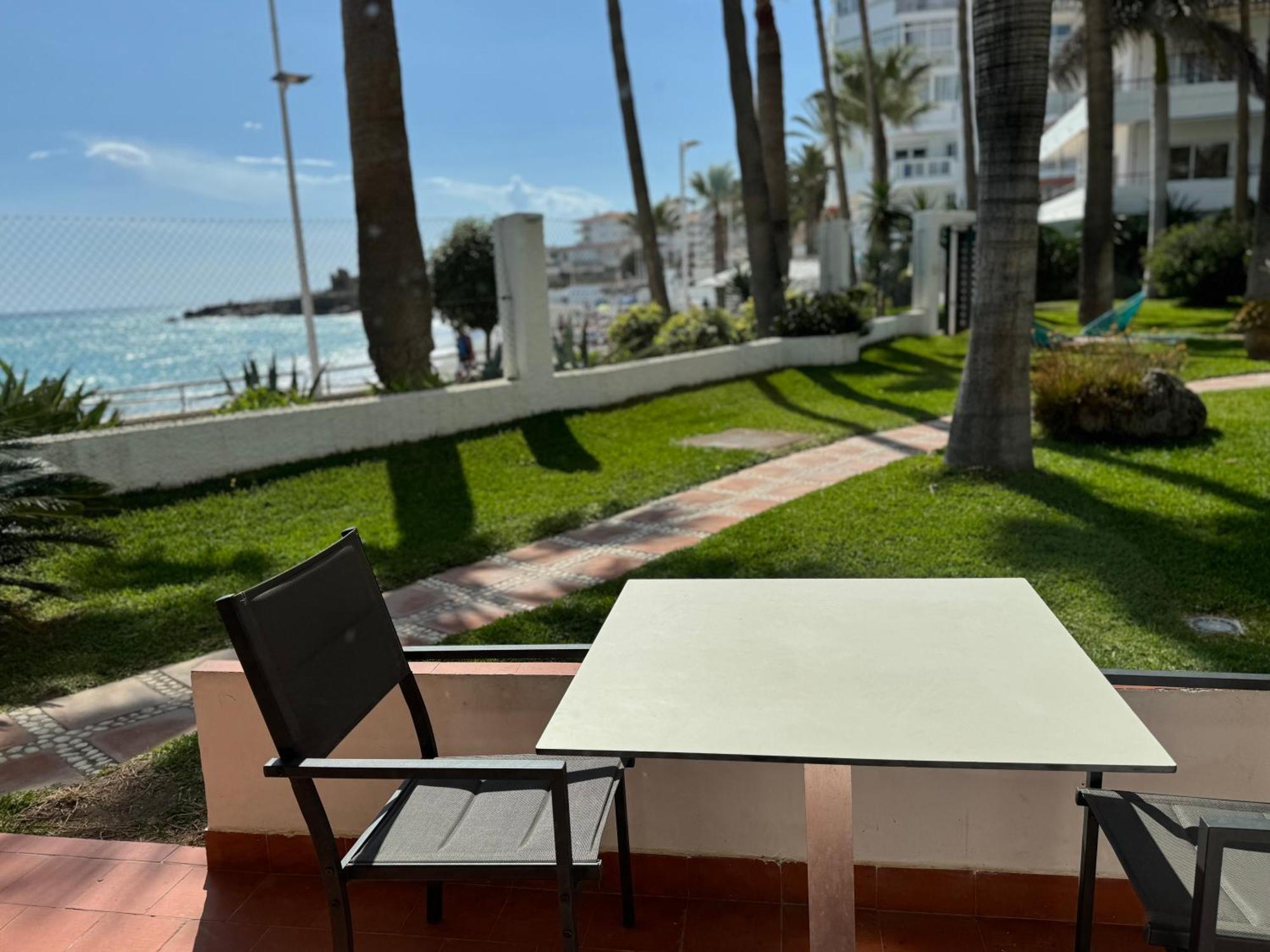 Apartamentos Playa Torrecilla 内尔哈 外观 照片