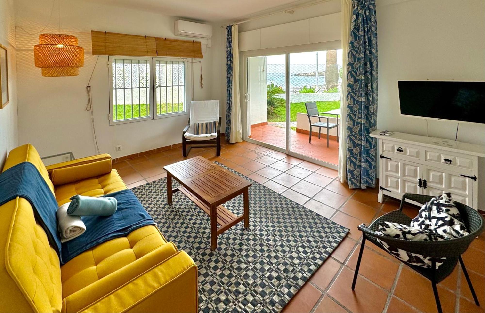 Apartamentos Playa Torrecilla 内尔哈 外观 照片
