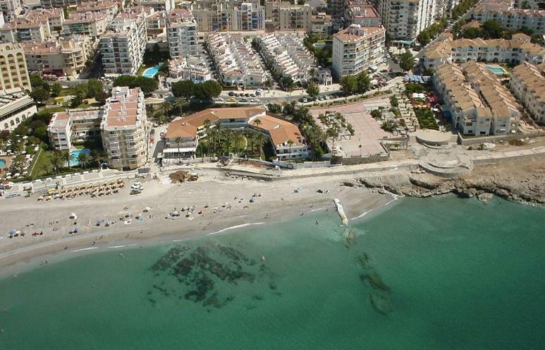 Apartamentos Playa Torrecilla 内尔哈 外观 照片