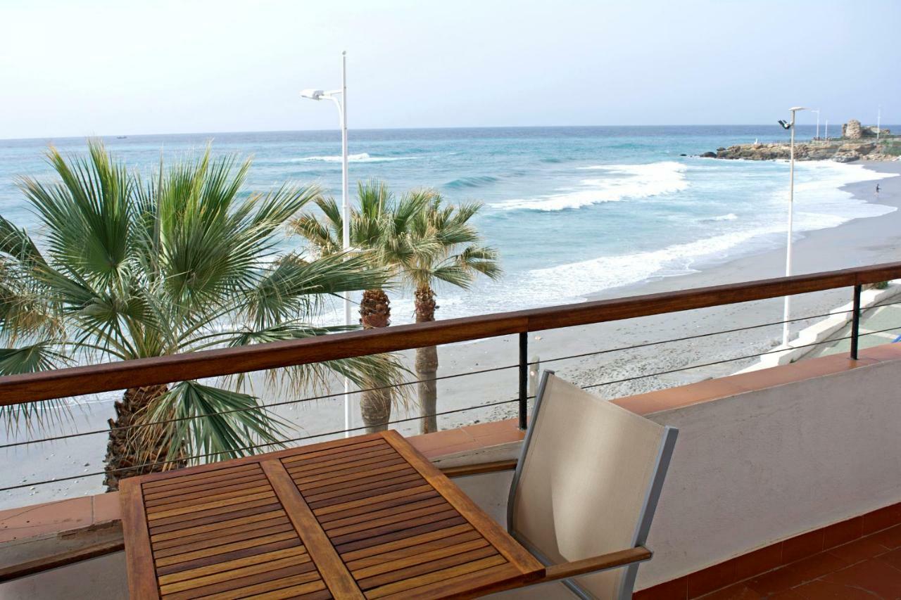 Apartamentos Playa Torrecilla 内尔哈 外观 照片
